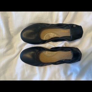 Hush Puppies Chaste black leather ballet flat GUC